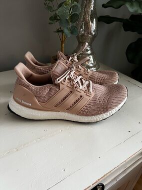 Sz 9.5 adidas Ultra Boost Ash Pearl